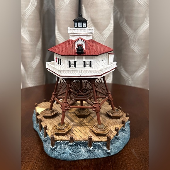 Harbour Lights Drum Point - Maryland Lighthouse #180 with box - Picture 1 of 9